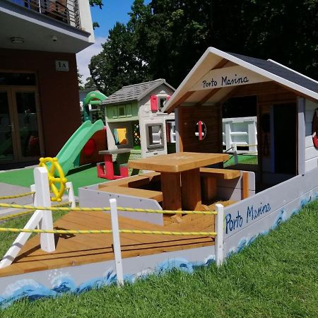 Porto Marina Hotel Криница Морска Екстериор снимка