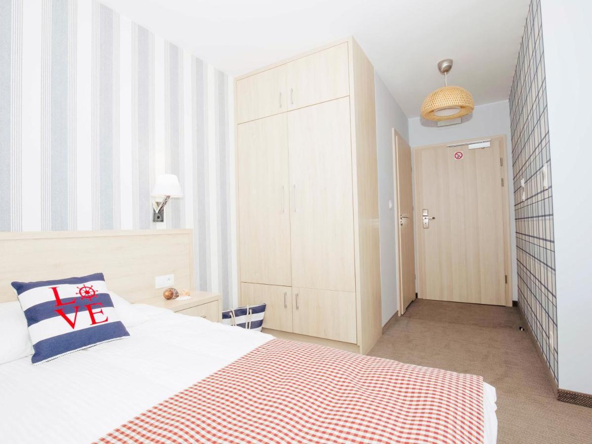 Porto Marina Hotel Криница Морска Екстериор снимка