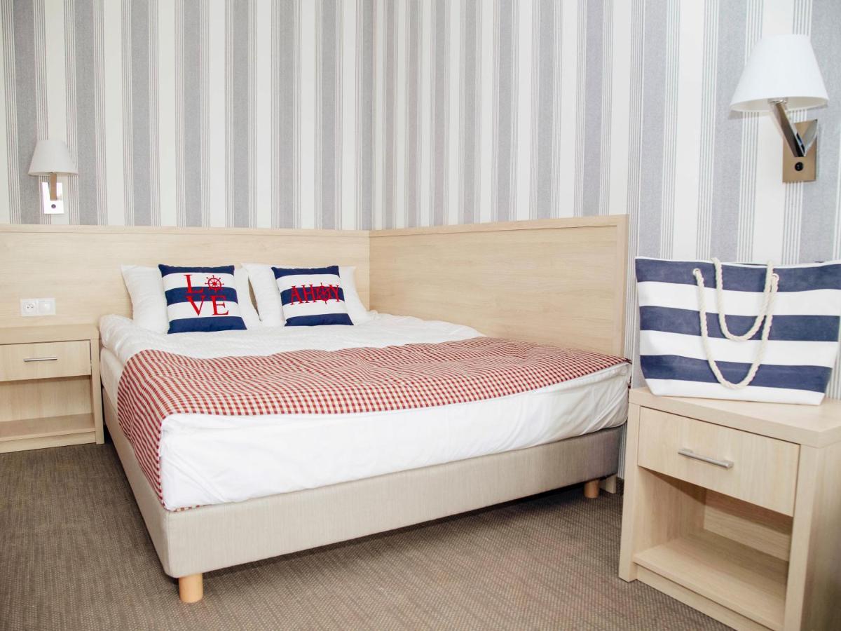 Porto Marina Hotel Криница Морска Екстериор снимка