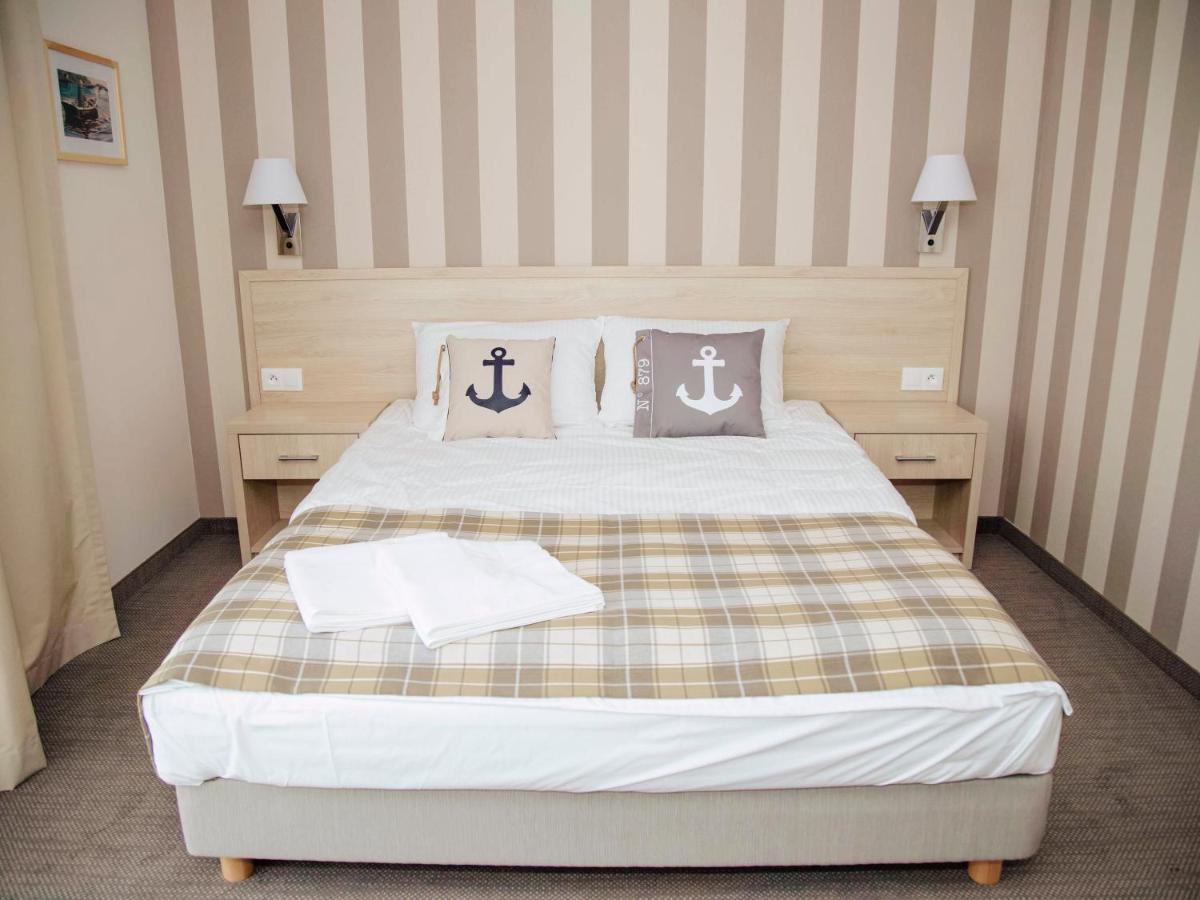 Porto Marina Hotel Криница Морска Екстериор снимка