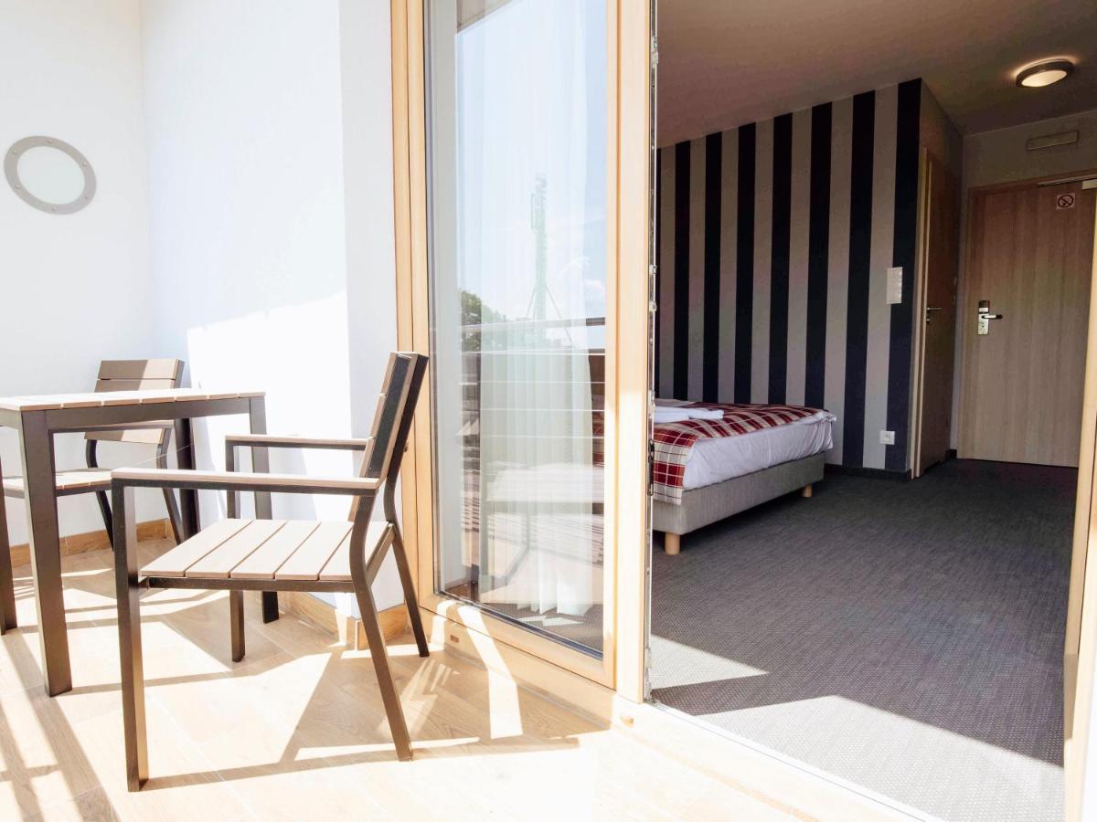 Porto Marina Hotel Криница Морска Екстериор снимка