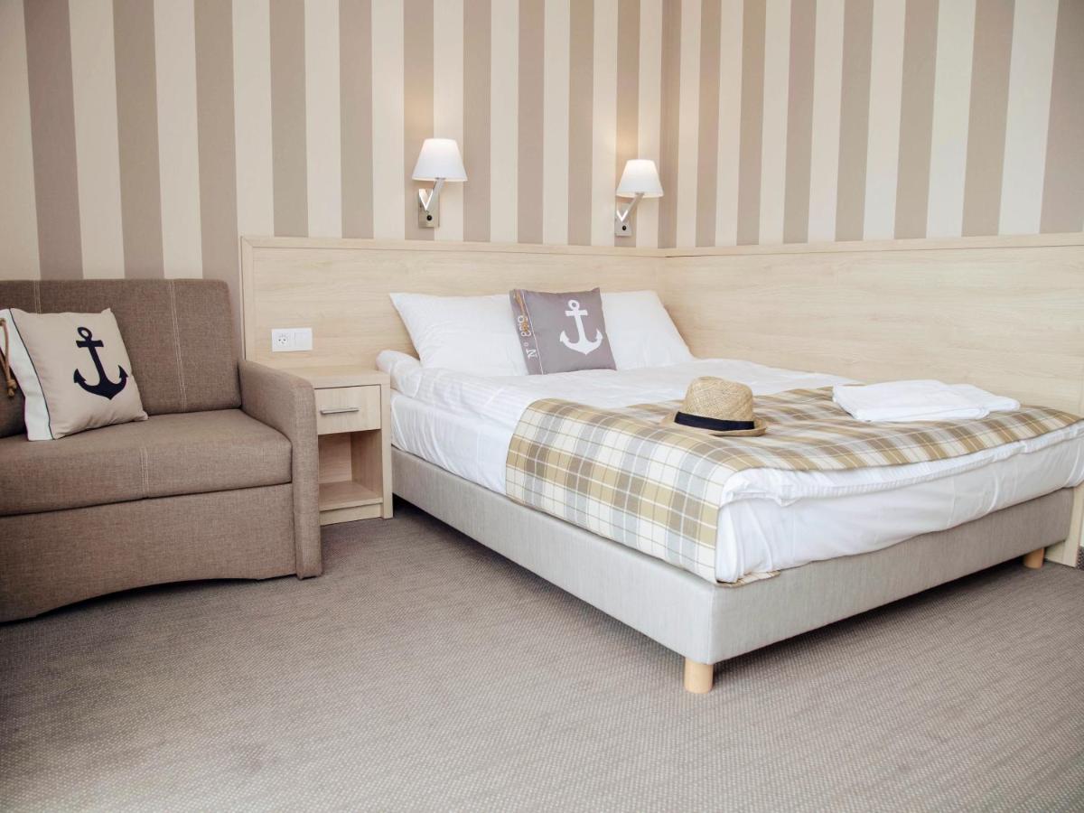 Porto Marina Hotel Криница Морска Екстериор снимка