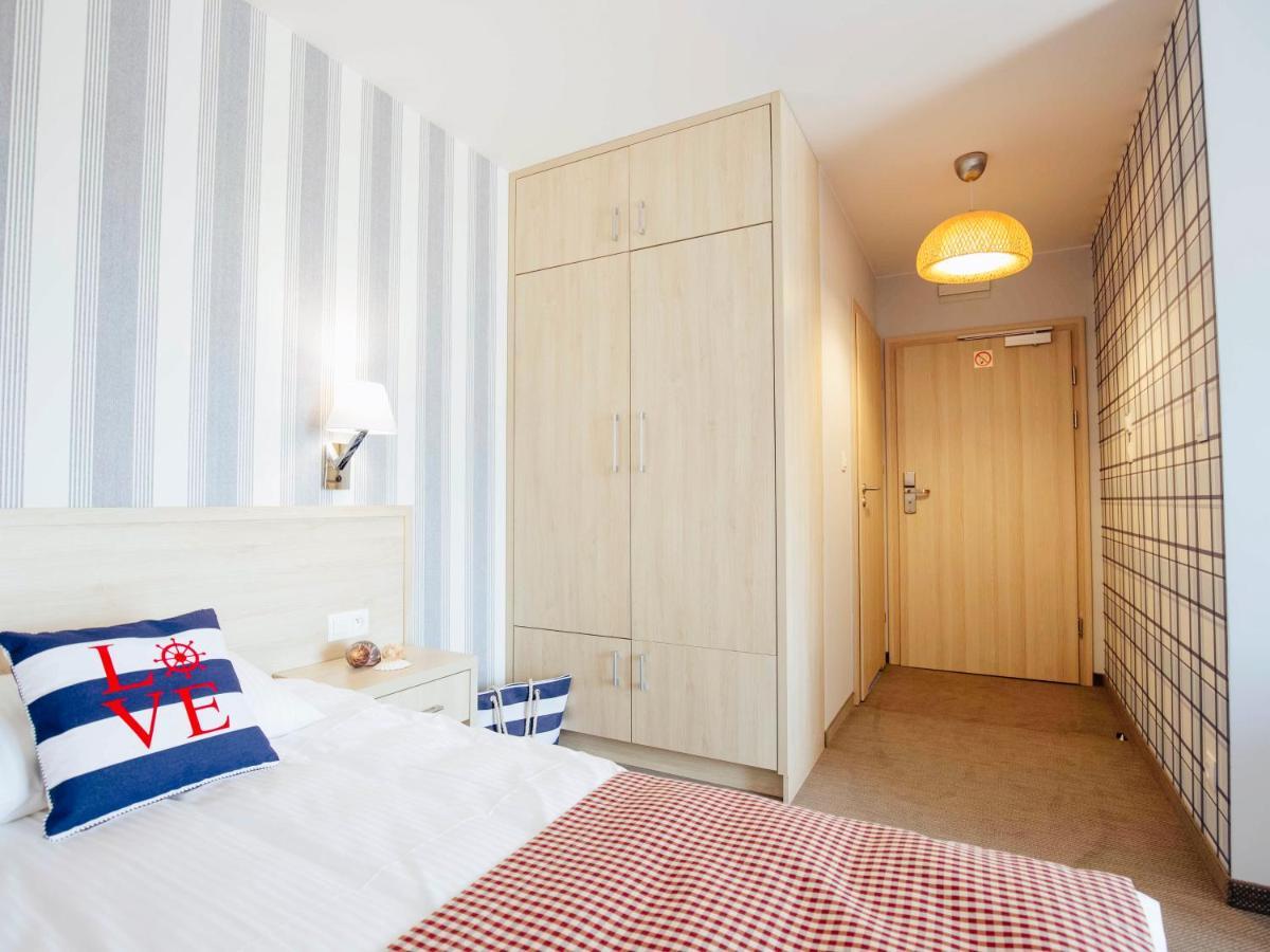 Porto Marina Hotel Криница Морска Екстериор снимка