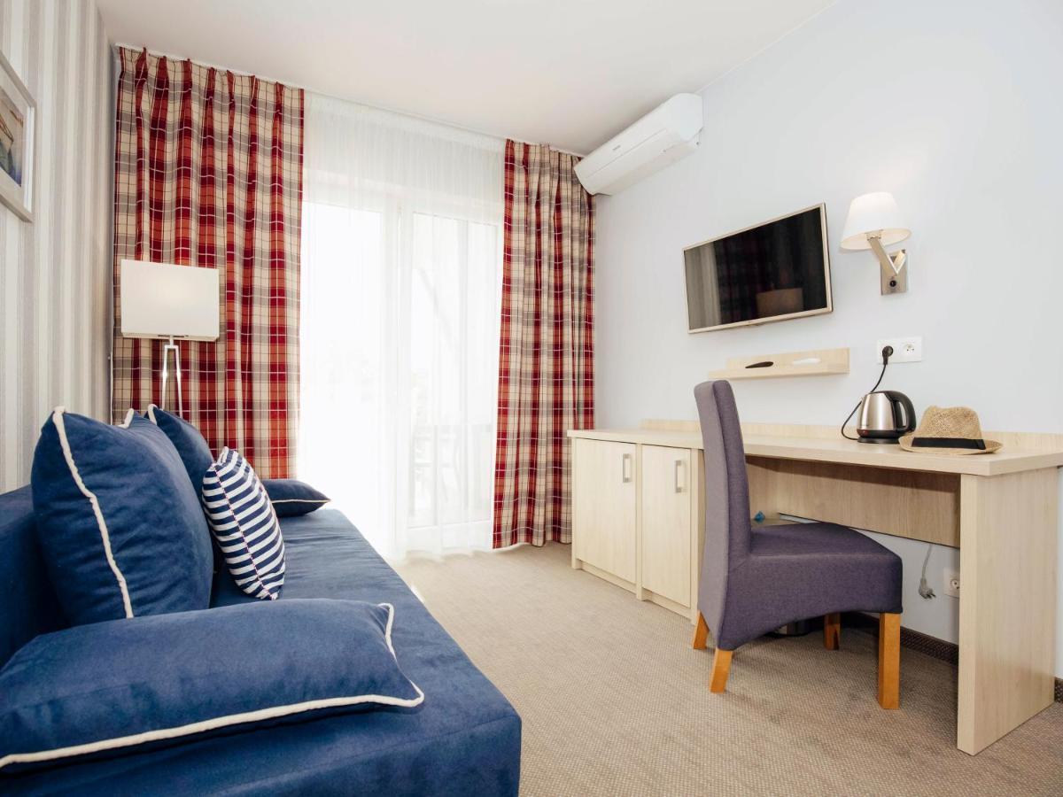 Porto Marina Hotel Криница Морска Екстериор снимка