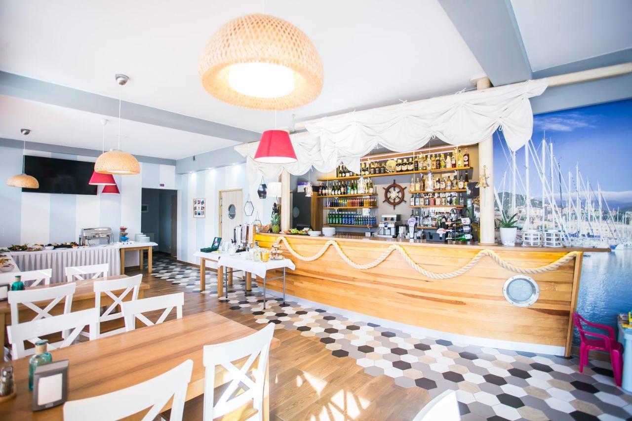 Porto Marina Hotel Криница Морска Екстериор снимка