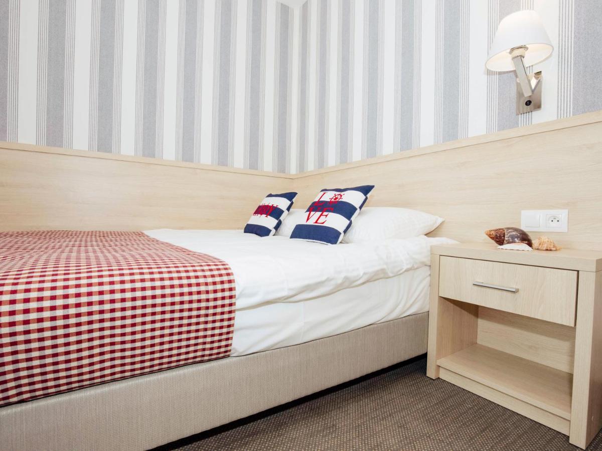 Porto Marina Hotel Криница Морска Екстериор снимка